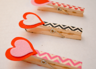 Cariño, Amor, Detalles Cariño, Amor, Detalles