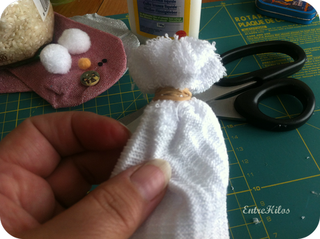 DIY: como hacer un muñeco de nieve con un calcetín