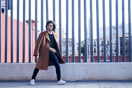Keep_On_Liying_To_Me_Oversize_Vintage_Coat_Zara_Knit_Sweater_H&M_Ripped_Jeans_Stan_Smith_White_Sneakers_Charlie_Cole_Glamour_Narcotico_ Menswear_and_Lifestyle_Blog_ (15)