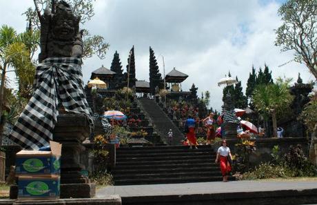Cinco templos que no perderte en Indonesia besakih1