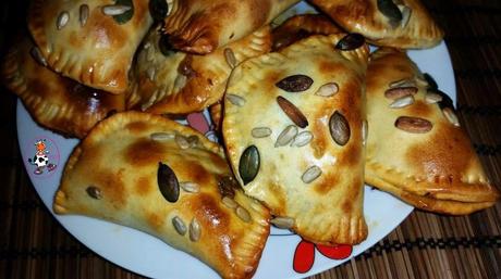 MINI EMPANADILLAS CON ATÚN MINI EMPANADILLAS CON ATÚN