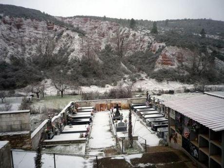 El cementerio se vistió de blanco 150217 cementerio 1