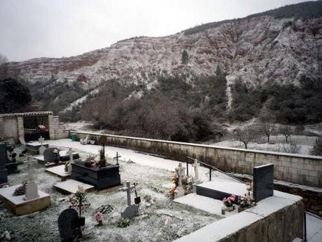 El cementerio se vistió de blanco 150217 cementerio 2