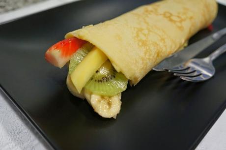Crepes con macedonia de frutas Crepes con macedonia de frutas