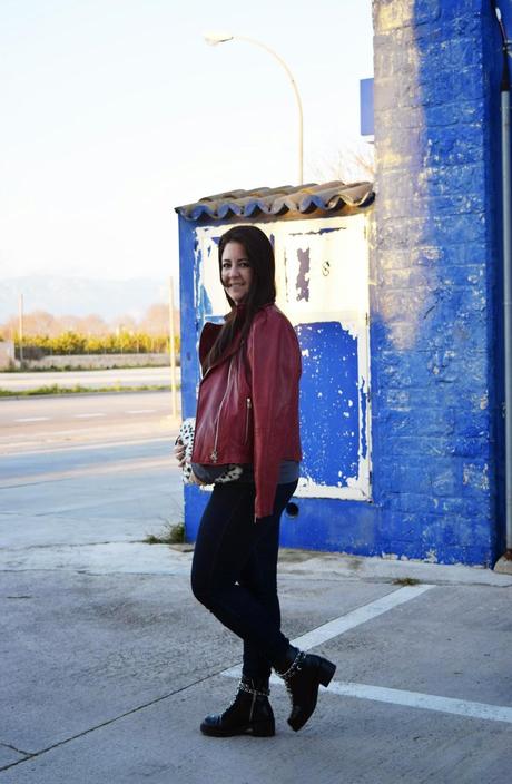 Mira más adentro Mira más adentro