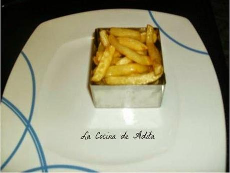 Huevos rotos, con patatas y gulas Huevos rotos, con patatas y gulas