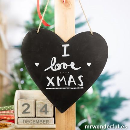 Felicita la Navidad con una pizarra Pizarra para colgar en forma de corazón
