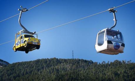 Los teleféricos de las estaciones de esquí se ponen de moda en cuestiones de marketing. Los teleféricos de las estaciones de esquí se ponen de moda en cuestiones de marketing.