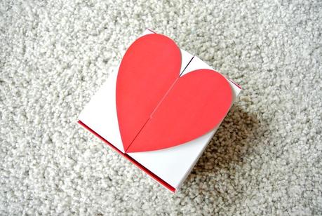 BE MY (LATE) VALENTINE | 4 ROJOS DE ESSIE A EXAMEN. BE MY (LATE) VALENTINE | 4 ROJOS DE ESSIE A EXAMEN.