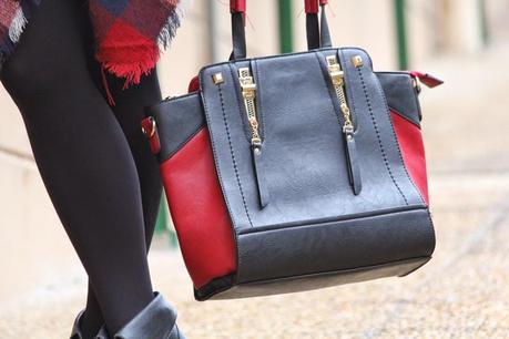 Vestido_gris_complementos_rojos Vestido_gris_complementos_rojos