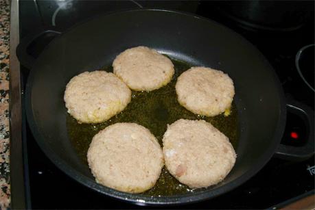 Hamburguesas de bacalao y gambas paso 3 Hamburguesas de bacalao y gambas paso 3