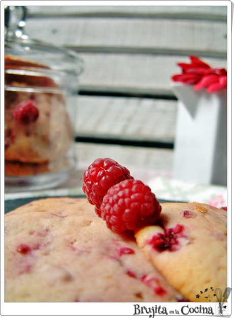 Galletas de frambuesa y chocolate blanco Galletas de frambuesa y chocolate blanco