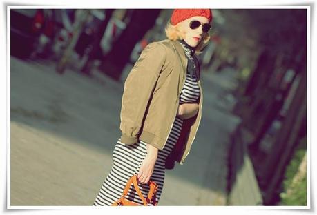 Nuestra bloguera de moda @Loqllevelarubia nos trae hoy… Bomber Jacket