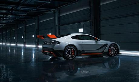 Aston Martin Vantage GT3 edición especial trasera-Aston-Martin-Vantage-GT3-edicion-especial