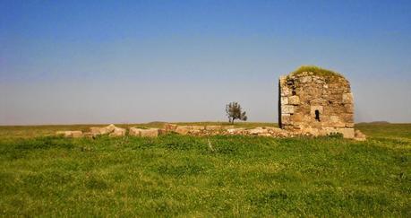 Ermita visigoda del Santo, junto a Valdesalor