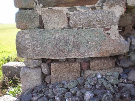 Ermita visigoda del Santo, junto a Valdesalor