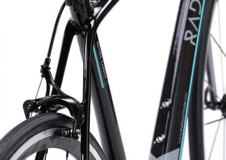 Radial Revere Carbon 1.1, interesante oferta en fibra de carbono de una firma británica en venta directa reverecarbongblack11_1-900x900