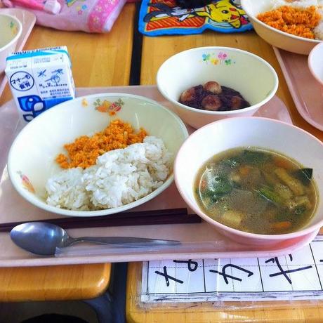 Kyūshoku (給食) El almuerzo escolar en Japón