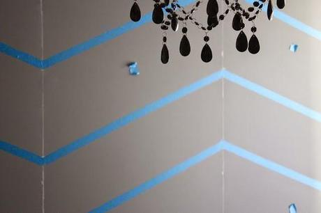 Tutorial para transformar un dormitorio con pintura de dibujo en espiga Tutorial para transformar un dormitorio con pintura de dibujo en espiga