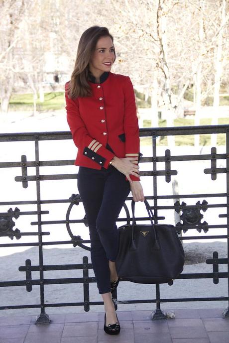 Working girl in red IMG_2572