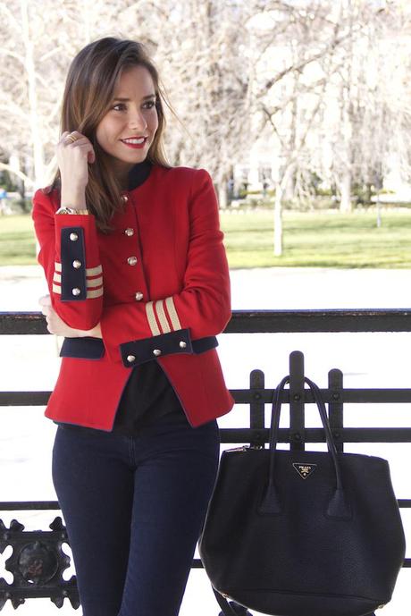 Working girl in red IMG_2640