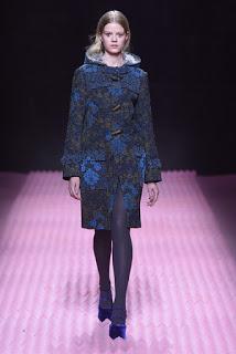 Mary Katrantzou se opone al minimal clásico para su próxima colección. Mary Katrantzou se opone al minimal clásico para su próxima colección.