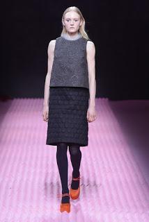 Mary Katrantzou se opone al minimal clásico para su próxima colección. Mary Katrantzou se opone al minimal clásico para su próxima colección.