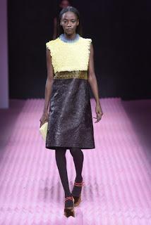 Mary Katrantzou se opone al minimal clásico para su próxima colección. Mary Katrantzou se opone al minimal clásico para su próxima colección.