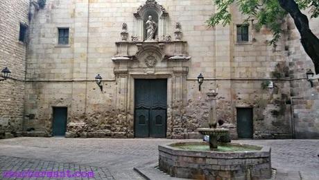 lugares con encanto rincones barcelona charm barrio gótico plaza sant felip neri