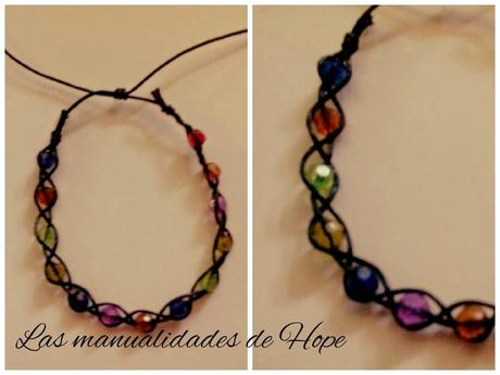 Pulsera de cuerda y cuentas