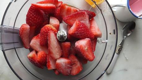 Yogur helado de fresa instantáneo sanisisísimo Yogur helado de fresa instantáneo sanisisísimo