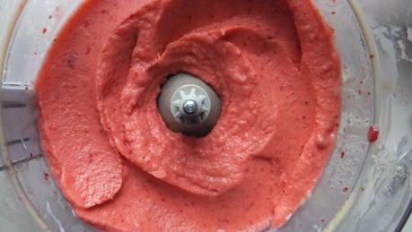 Yogur helado de fresa instantáneo sanisisísimo Yogur helado de fresa instantáneo sanisisísimo