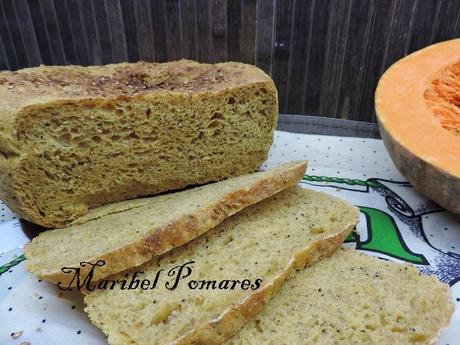 Pan integral de calabaza, bebida de soja y semillas de lino, amapola y sésamo. Pan integral de calabaza, bebida de soja y semillas de lino, amapola y sésamo.