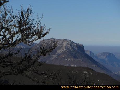 Ruta Tarna, Pico Mosquito y Pareu: Desde el pico Mosquito, vistas hacia Mota Cetín