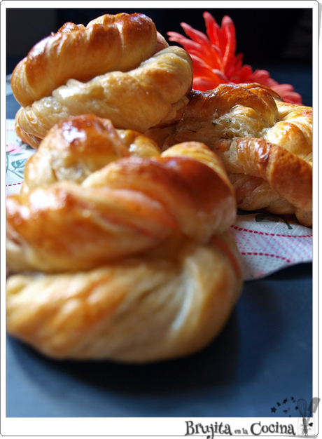 Bollitos nudo de queso y salmón