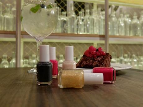 Tarta, gintonics y...¡manicura! en Saporem