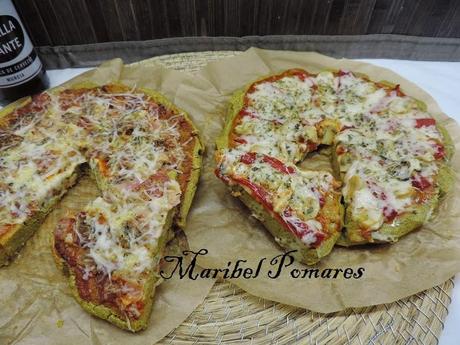 Pizza jamón york, queso, pimientos y champiñon con masa de pan de espinacas, huevos y bebida de soja. Pizza jamón york, queso, pimientos y champiñon con masa de pan de espinacas, huevos y bebida de soja.