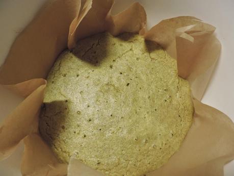 Pizza jamón york, queso, pimientos y champiñon con masa de pan de espinacas, huevos y bebida de soja. Pizza jamón york, queso, pimientos y champiñon con masa de pan de espinacas, huevos y bebida de soja.