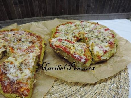 Pizza jamón york, queso, pimientos y champiñon con masa de pan de espinacas, huevos y bebida de soja. Pizza jamón york, queso, pimientos y champiñon con masa de pan de espinacas, huevos y bebida de soja.