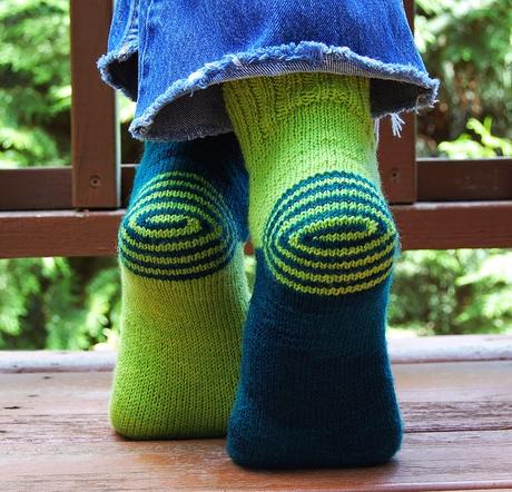 2290.- Calcetines diferentes 2290.- Calcetines diferentes