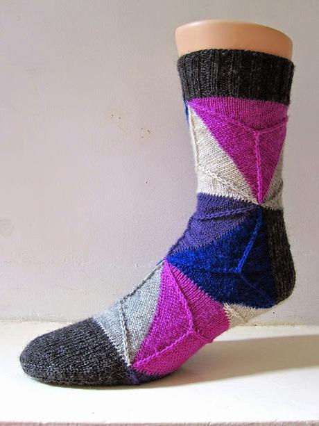 2290.- Calcetines diferentes 2290.- Calcetines diferentes