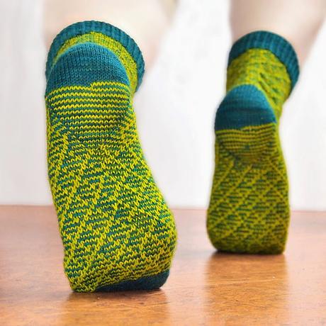 2290.- Calcetines diferentes 2290.- Calcetines diferentes