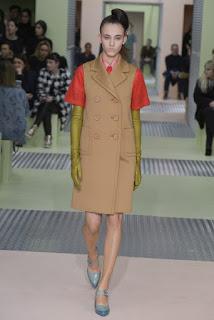 Prada se llena de color para el otoño Prada se llena de color para el otoño