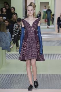 Prada se llena de color para el otoño Prada se llena de color para el otoño