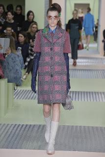 Prada se llena de color para el otoño Prada se llena de color para el otoño