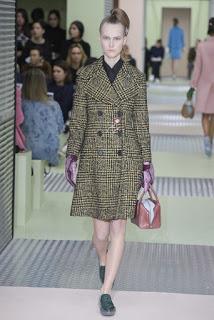 Prada se llena de color para el otoño Prada se llena de color para el otoño
