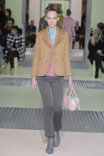 Prada se llena de color para el otoño Prada se llena de color para el otoño