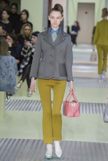 Prada se llena de color para el otoño Prada se llena de color para el otoño