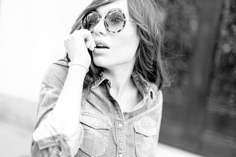 street style barbara crespo flared victoria beckham denim jeans marc by marc jacobs bag fashion blogger outfit blog de moda street style barbara crespo flared victoria beckham denim jeans marc by marc jacobs bag fashion blogger outfit blog de moda