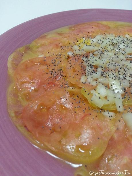 Carpaccio de Tomate con Vinagreta de Naranja